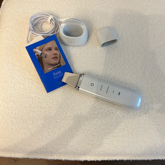 Vanity Planet Exfoliating Tool- New- Never Used! - Picture 4 of 6